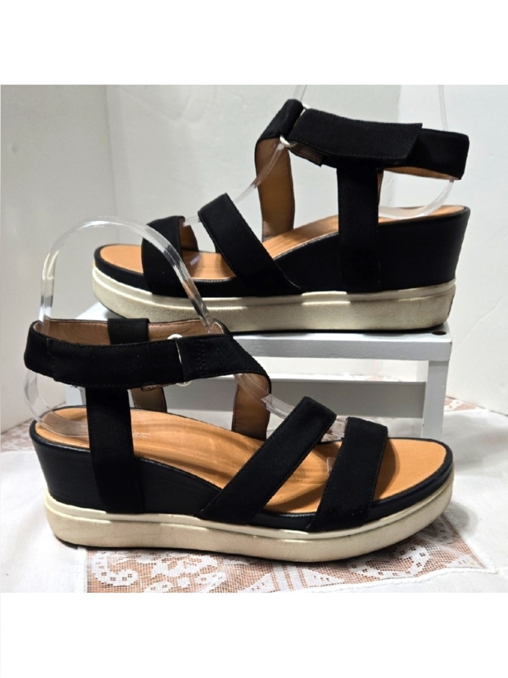 Dr. Scholl's Black and Tan Platform Sandals